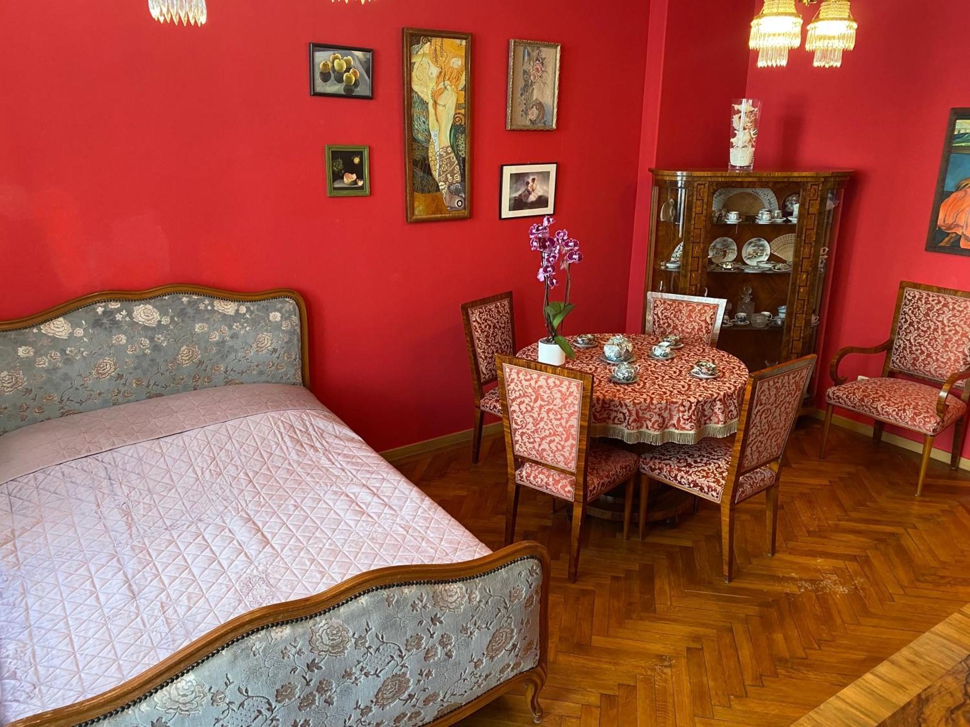 Retro Big Apartment With Two Balconies And Lift 卡罗维发利 外观 照片